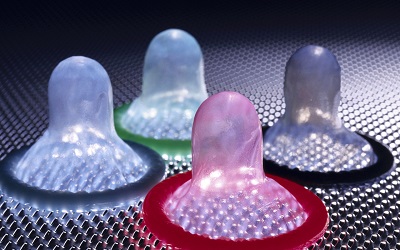 Как сделать секс в презервативе приятнее