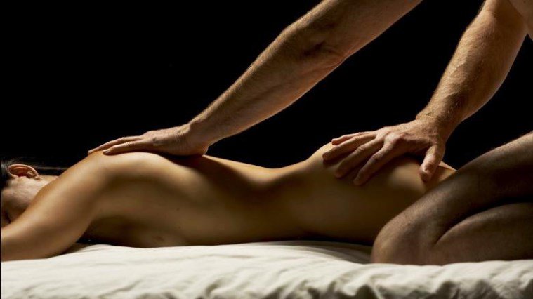 Как правильно делать эротический массаж?