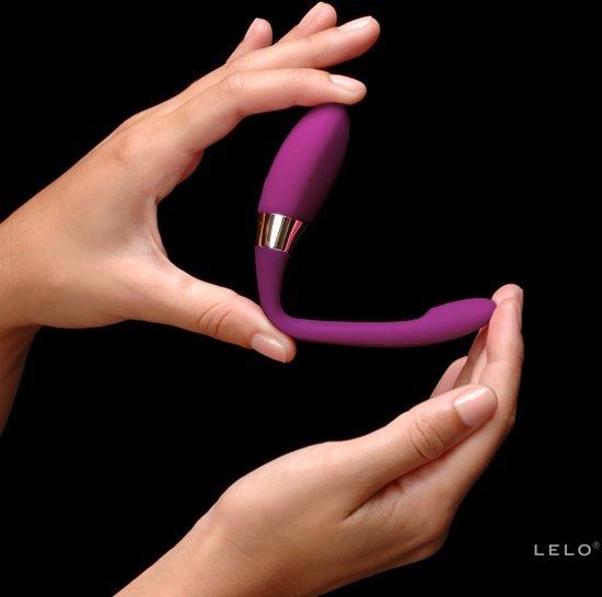 Роскошный вибромассажер для пар Lelo Noa - фиолетовый