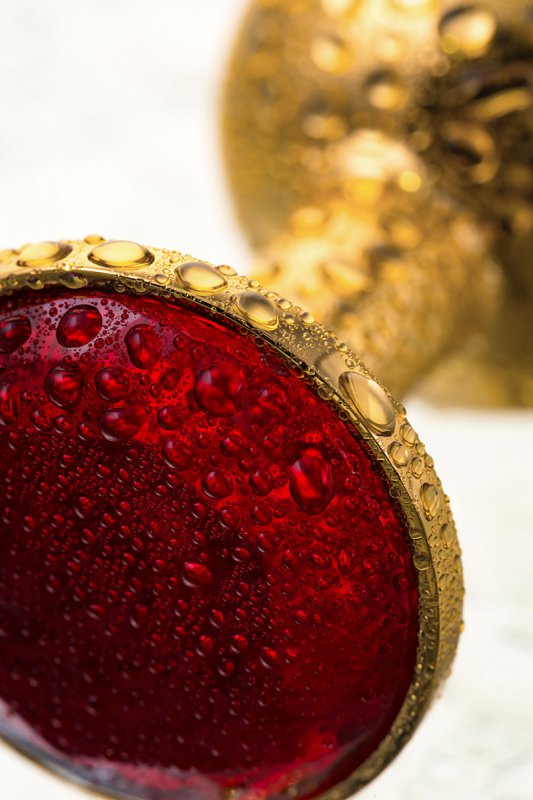 Изящная анальная пробка TOYFA с кристаллом цвета рубина - золотистый с красным