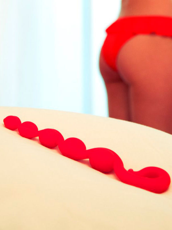 Элегантная анальная цепочка Fun Factory Bendybeads, 5 бусин, 26,3 см, красная