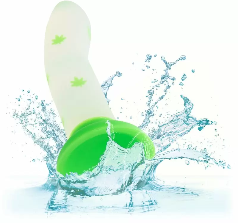 Светящийся фаллоимитатор California Exotic Novelties Glow Stick Leaf, 15,2 см, силикон, белый с зелёным