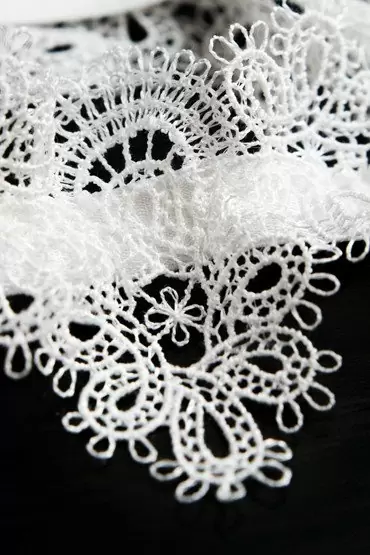 Белая подвязка из кружева ручной работы Dolce Piccante Delicati pizza - S/M