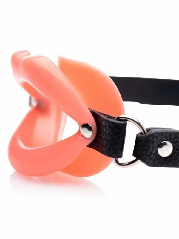 Кляп-расширитель Master Series, в форме пышных губ, силикон, розовый