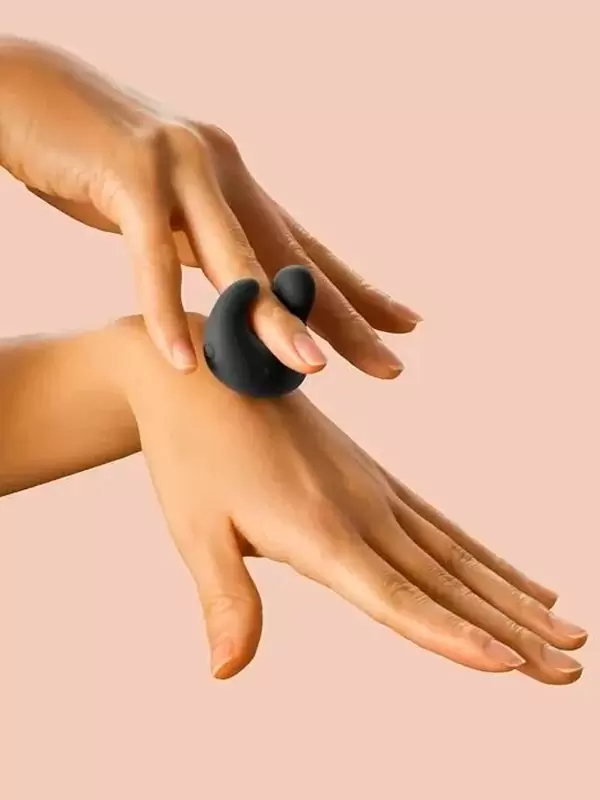 Набор YESforLOV LOVfinger: стимулятор клитора, 11 режимов, 4 см + смазка