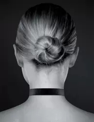 Элегантный чокер Concorde COLLIER PENDENTIF COEUR NOIR, с металлическим замочком в виде сердца, 34 см, черный