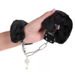 Металлические наручники Metal HandCuff с мехом – черные