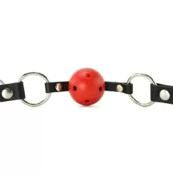 Кляп-шарик на ремне с отверстиями для дыхания Breathable Ball Gag – черный с красным