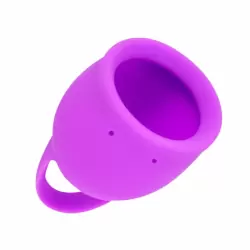 Менструальная чаша Natural Wellness. 15мл, фиолетовая, медицинский силикон, 12 часов без протекания