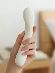 Изогнутый вибратор iroha Mai Tsuru, технология Haptic Wave, 17,4 см, белый