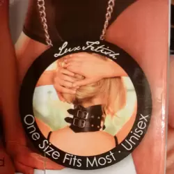 Широкий кожаный ошейник с декором и кольцом для поводка Leather Posture Collar – черный