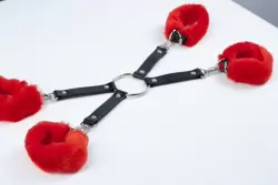 Набор для фиксации из натуральной кожи (короткое соединение, красный мех)
