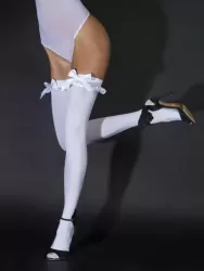 Плотные белые чулки с атласными бантиками (Sense)