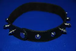 Узкий ошейник-8 с шипами и кольцом