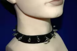 Узкий ошейник-8 с шипами и кольцом