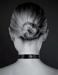 Элегантный чокер Concorde COLLIER RAS DE COU NOIR, с двумя металлическими кольцами, 40 см, черный