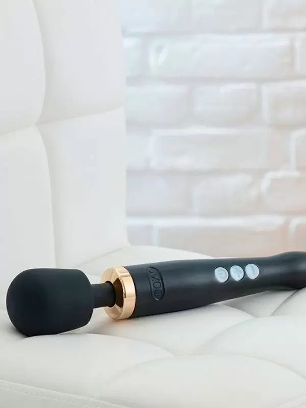 Мощный вибратор Doxy Die Cast, 37 см, силикон, черный с золотым