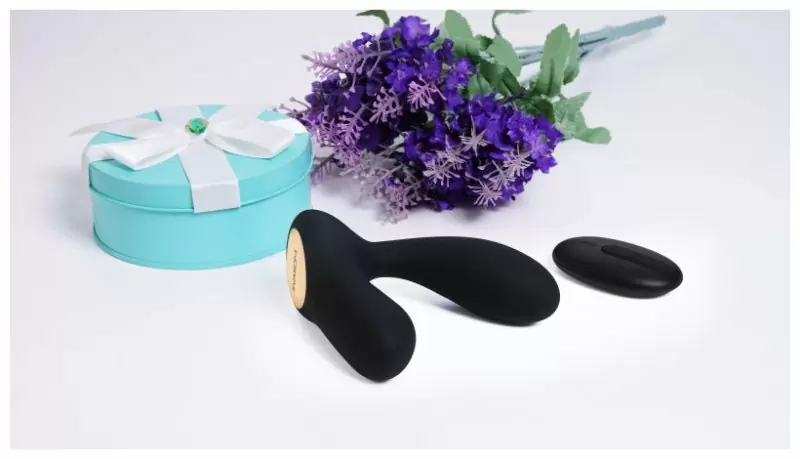 Vick Black Массажер простаты с вибрацией и ДУ