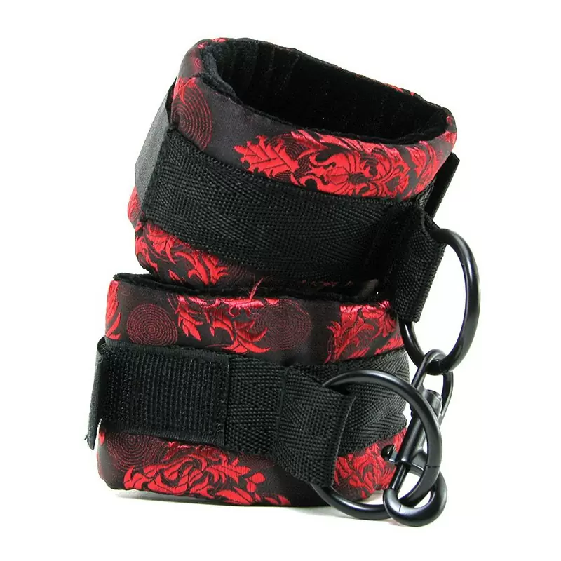 Наручники атласные Scandal Universal Cuffs