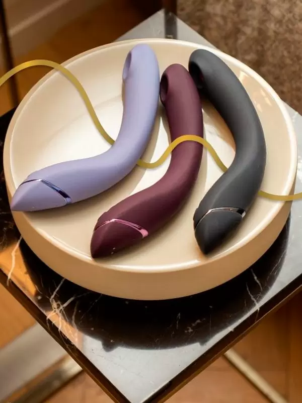 Изогнутый вибратор Womanizer OG Slate, 17,6 см, силикон, серо-коричневый