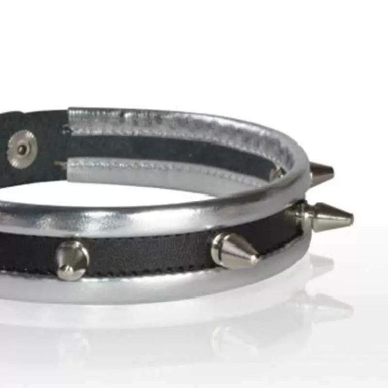 Ошейник с шипами