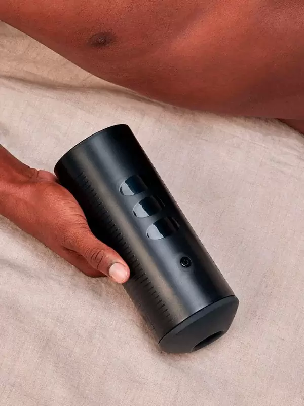 Интерактивный мастурбатор Kiiroo Titan Feel Pornstars Experience, 9 моторчиков, 22,1 см, черный