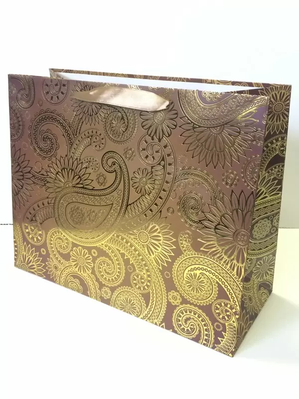  Ламинированный подарочный пакет с золотистым узором (327*264*136)