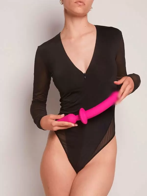 Реалистичный фаллоимитатор Strap-On-Me Switch Plug-In Semi-Realistic, двусторонний, с анальной пробкой, размер S, фуксия