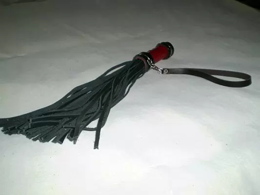 Кожанная плетка Princess