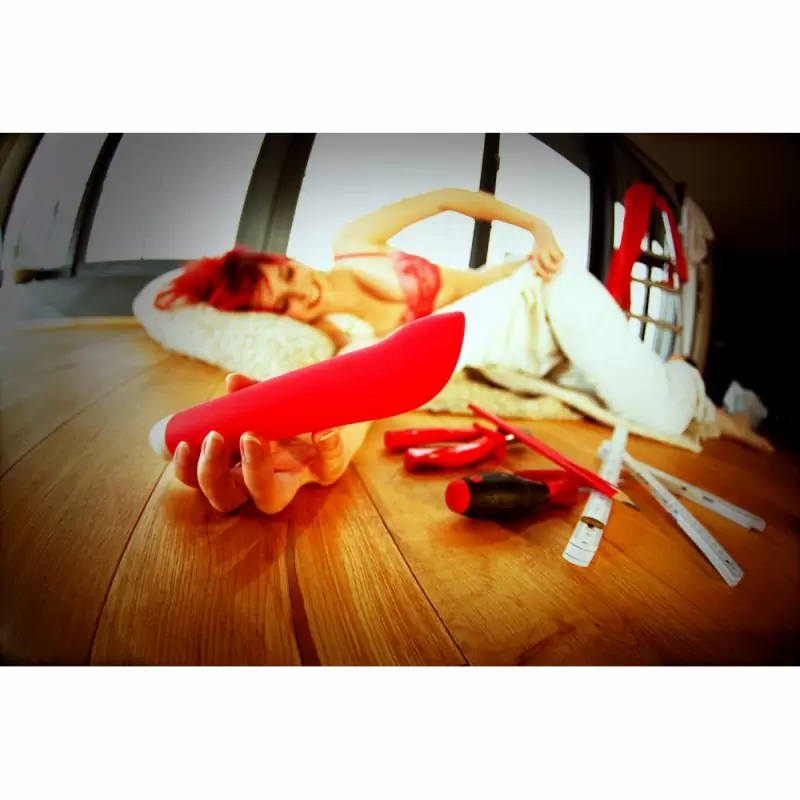 Элегантный вибратор Fun Factory Joupie, с загнутым кончиком, 18,2 см, красный