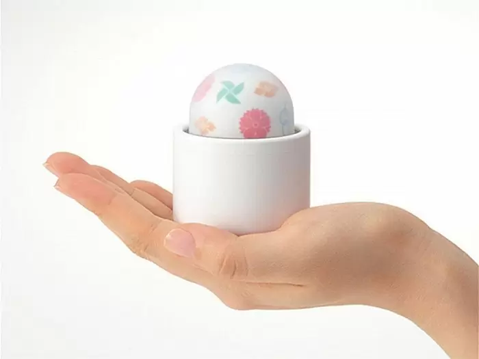 Мини-вибратор Iroha Temari Hana by Tenga. 6 настроек вибрации, ABS/Силикон, водонепроницаемый 