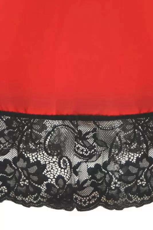 Красная сорочка с элементами из черного кружева и трусики Baci White Label – Queen Size