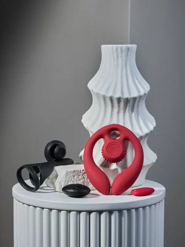 Гибкий вибратор для пар SVibe Snail GIZI Duo, синхронная стимуляция, пульт ДУ, бордовый