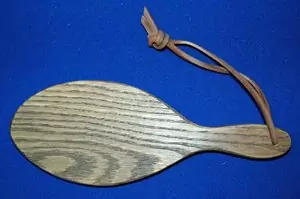 Дубовая шлепалка «Зеркальце» для спанкинга (Длина 250 мм)