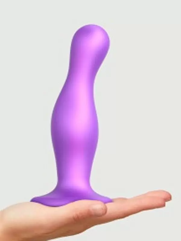 Рельефный фаллоимитатор Strap-On-Me Dildo Plug изогнутый, 16,5 см, фиолетовый металлик