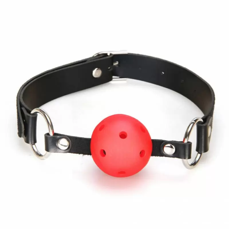 Кляп-шарик на ремне с отверстиями для дыхания Breathable Ball Gag – черный с красным
