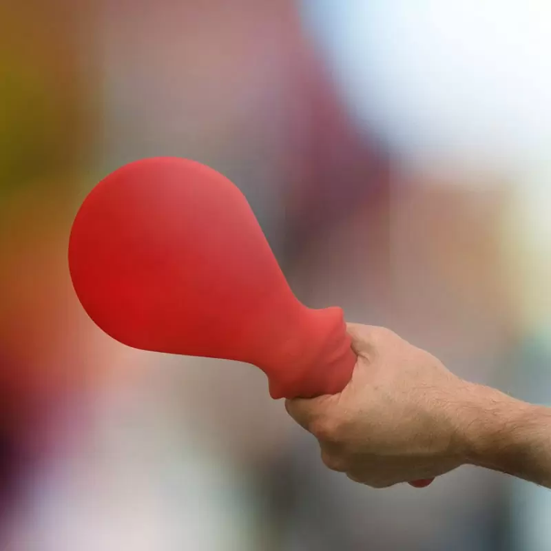 Паддл-шлепалка Fun Factory Buck Dich с рукояткой в виде фаллоимитатора, 31,5 см, красный