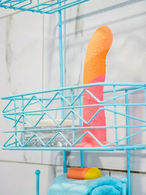 Изогнутый фаллоимитатор Romp Dizi, 18 см, силикон, оранжевый