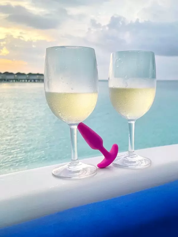 Миниатюрная анальная пробка с вибрацией Gvibe Gplug XS Raspberry, 7х2 см