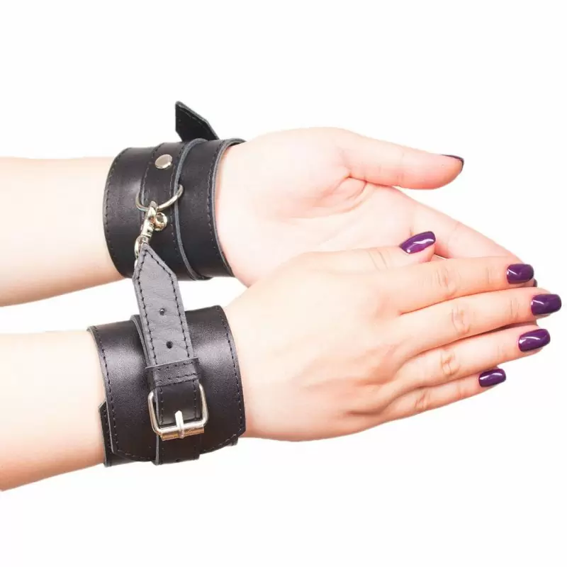 Наручники James Arm из натуральной кожи - черный