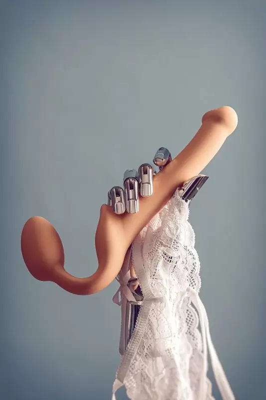 Страпон на присоске Strap-on-me. 24 см. Телесный