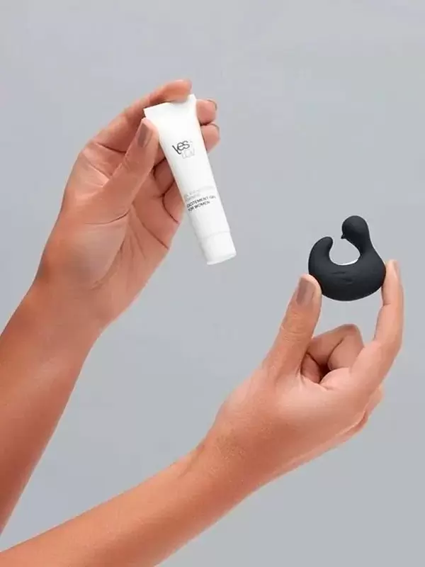 Набор YESforLOV LOVfinger: стимулятор клитора, 11 режимов, 4 см + смазка