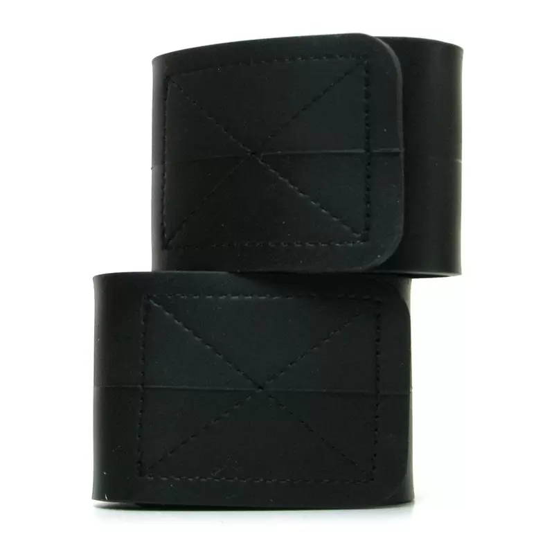 Наручники силиконовые Silicone Submissions Wrist Cuffs – черные