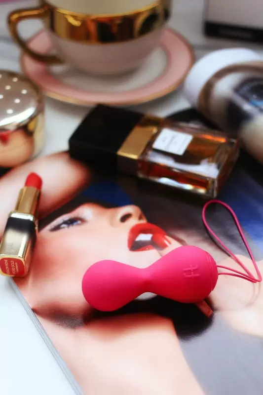 Гладкие вагинальные шарики Gballs 2 App Petal Rose с персональным тренером вагинальных мышц - розовый