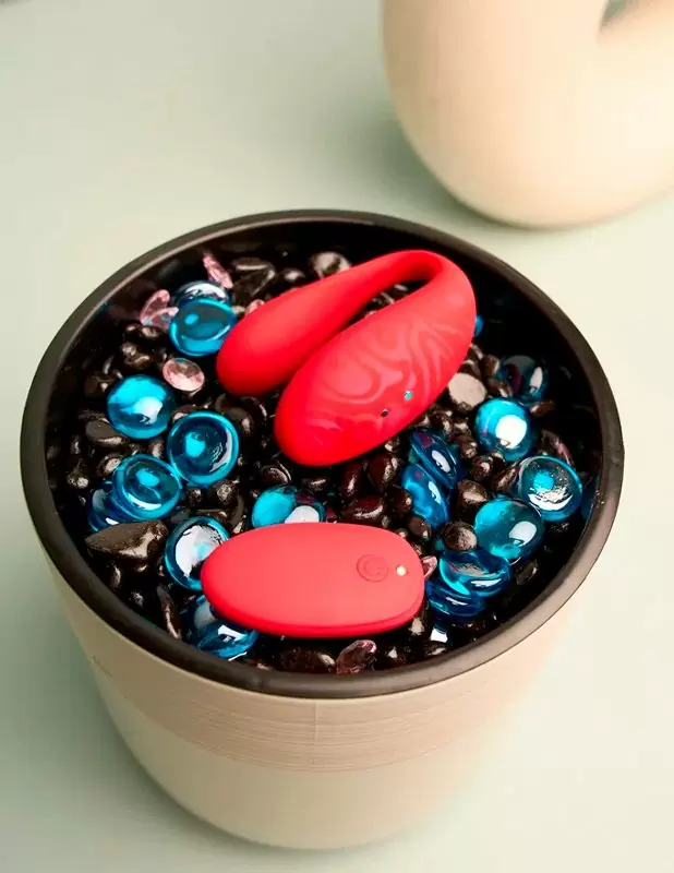 Парный вибратор Amovibe TWIN+ Red, 8 см, 4 режима, управление через приложение, силикон, красный