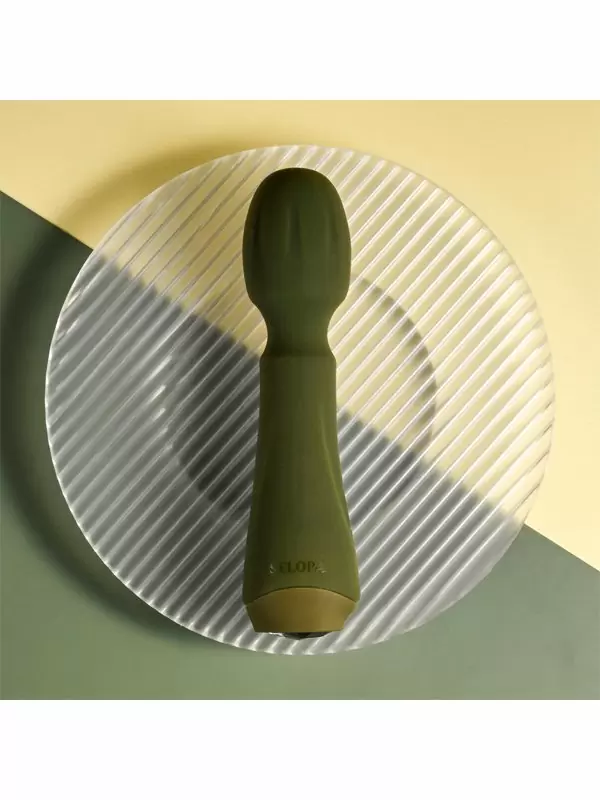 Компактный вибратор Evolved Heartfelt, 13,4 см, с кристаллом, 10 режимов, силикон, хаки